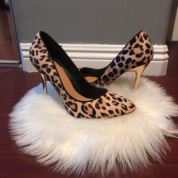 Shoes - Women’s sexy leopard heels